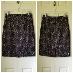 H&M lace pencil skirt